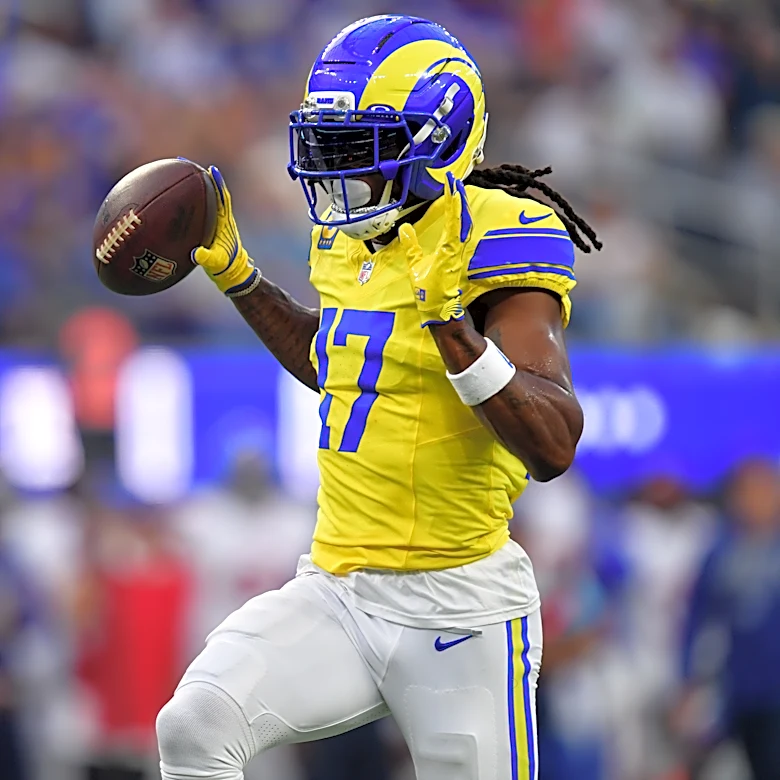 Davante Adams outgained and outscored the Giants by himself Monday