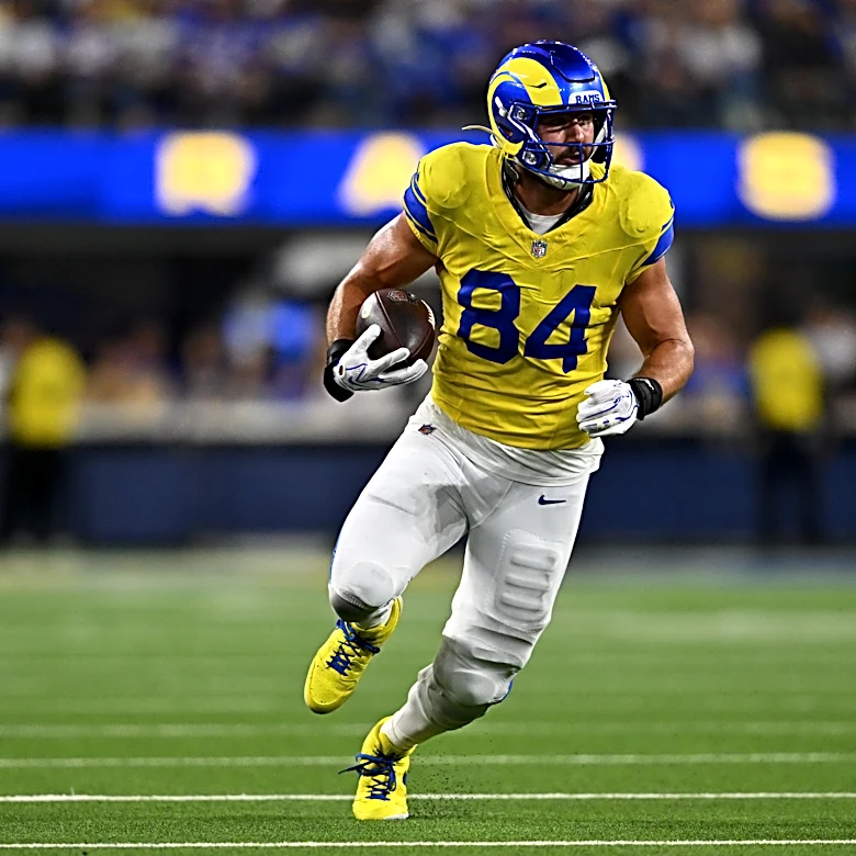 Rams' Colby Parkinson injures shoulder in 1st quarter vs. Broncos
