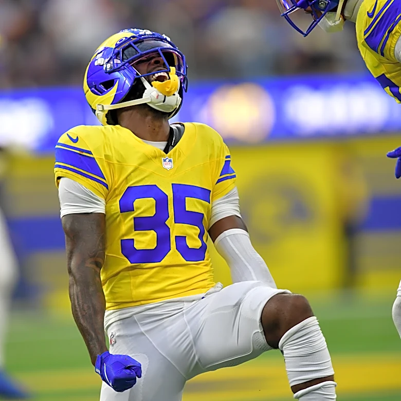 Rams starting CB carted to locker room with shoulder injury