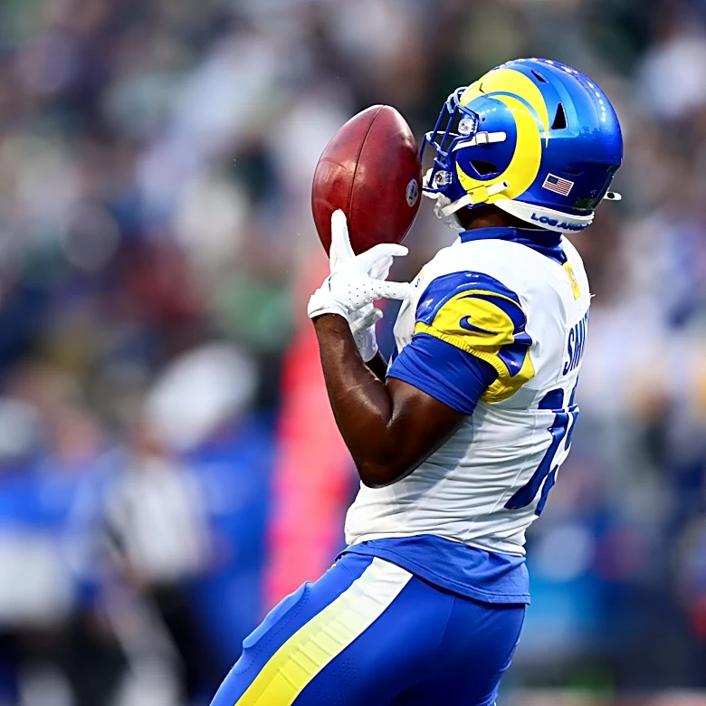 Xavier Smith signs with Rams rival after being cut