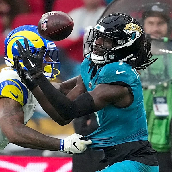 Hypothetical Rams trade sends mid-round picks for WR