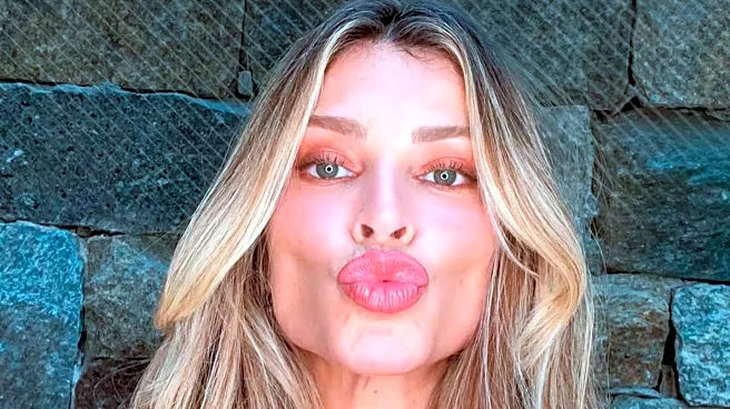 Supermodel Paulina Porizkova Challenges Beauty Standards with Candid Aging Photos