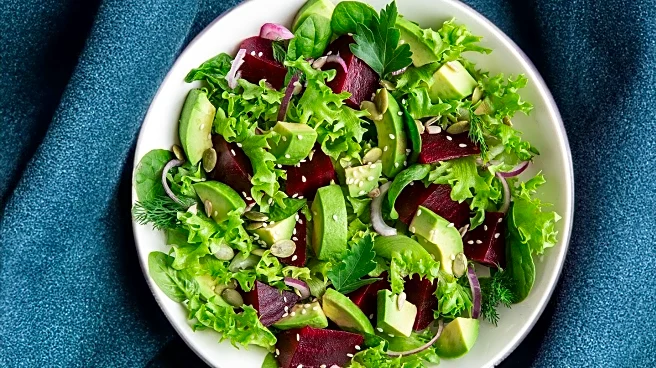 Dietitians Recommend Protein Combos to Enhance Bagged Salads for Better Nutrition