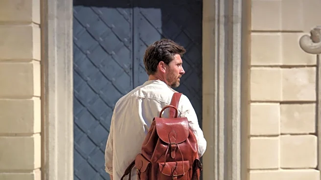 Traveler Embraces Social Experiment in London, Gains New Social Skills