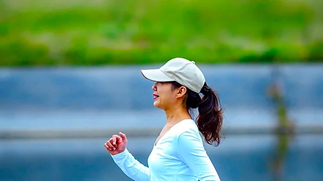 Fitness Trainer Recommends 15-Minute Walking Workout for Cardiovascular Health