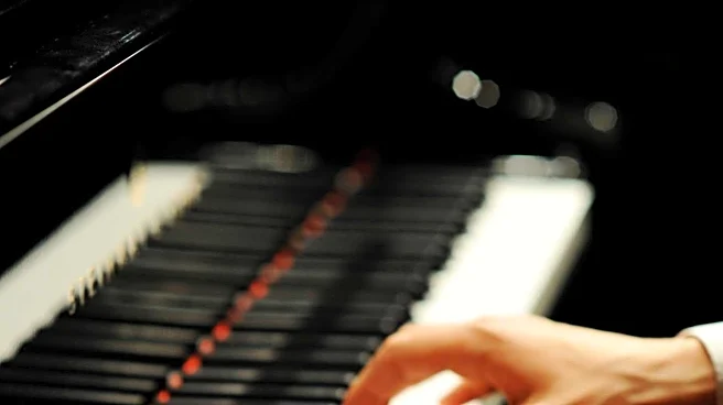 New Scientist Explores Left-Handedness and Right-Handedness in Pianists