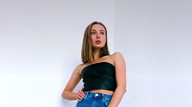 Vogue Highlights Fashion-Forward Styling of Barrel-Leg Jeans for Versatile Wardrobes