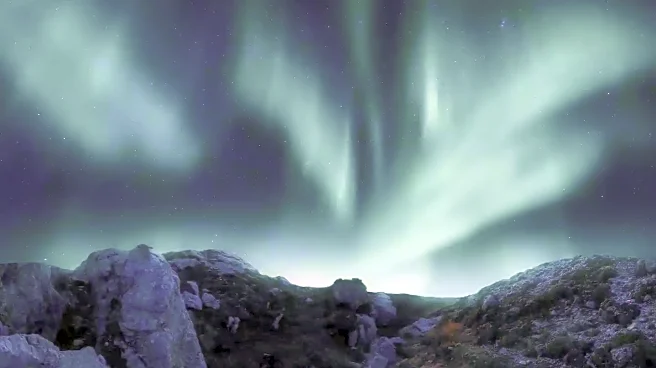 Northern Lights Captured Off English White Cliffs in Stunning Time-Lapse