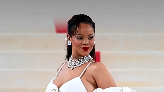 Rihanna Embraces Pink in Latest Maternity Fashion Statement