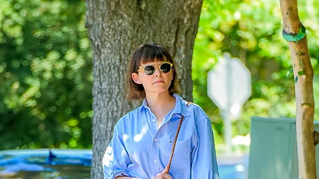 Jennifer Garner Promotes Brooks Sneakers, Highlighting Comfort and Style