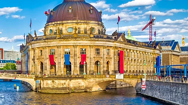 German Museum's 'Grumpy Guide' Tour Gains Popularity for Unique Visitor Experience