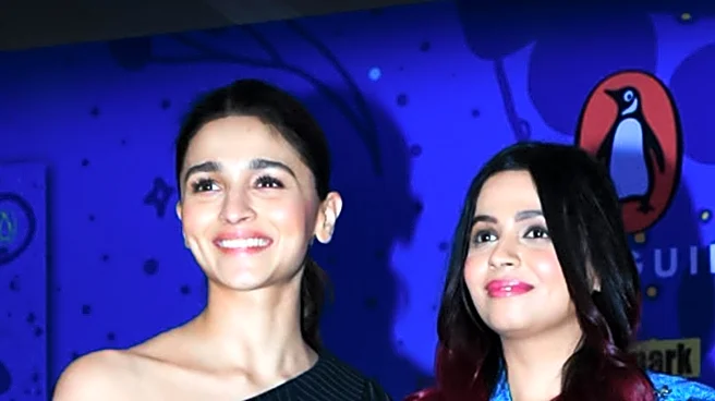 Deborah Roberts Discusses New Book on Sisterhood with David Muir