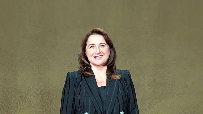 Dana Paterson Reflects on Leadership Lessons from Tour Guiding