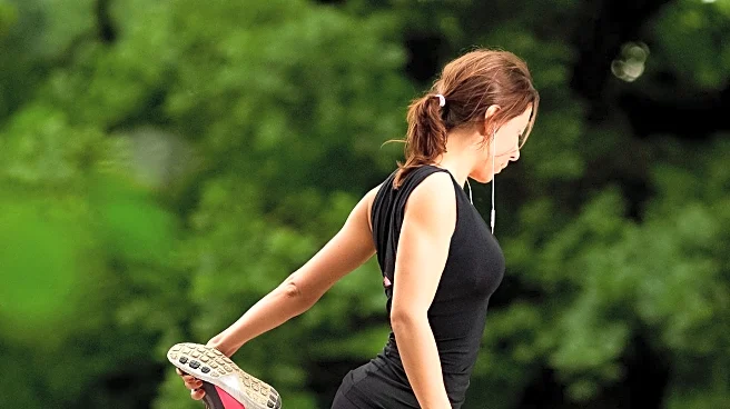 Trainer Advocates Dynamic Stretching for Enhanced Walking Performance