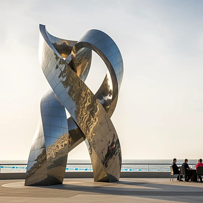 Frank Gehry's Norton House in Venice Beach Explored in New Feature