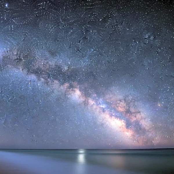 Comet Lemmon and Milky Way Captivate Stargazers Over Hawaii