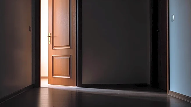 ICE Memo Grants Officers Power to Enter Homes Without Judicial Warrant, Raising Constitutional Concerns