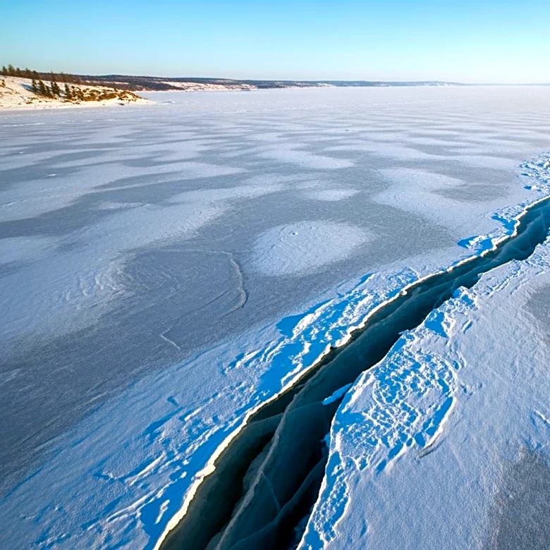 Lake Erie Develops Massive Ice Crack Visible from Space Amid Deep Freeze