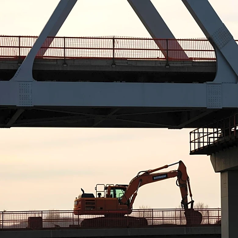 NJ Transit and Amtrak Warn of Commuter Delays Due to Portal Bridge Construction