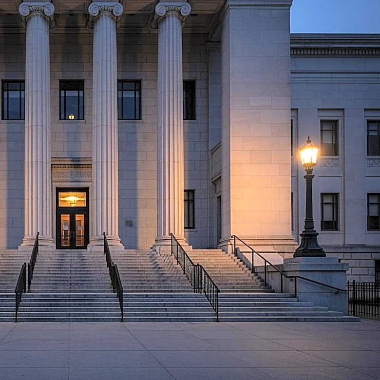 Oregon DOJ Faces Legal Hurdles in Sanctuary Law Compliance Probe at Salem Courthouse