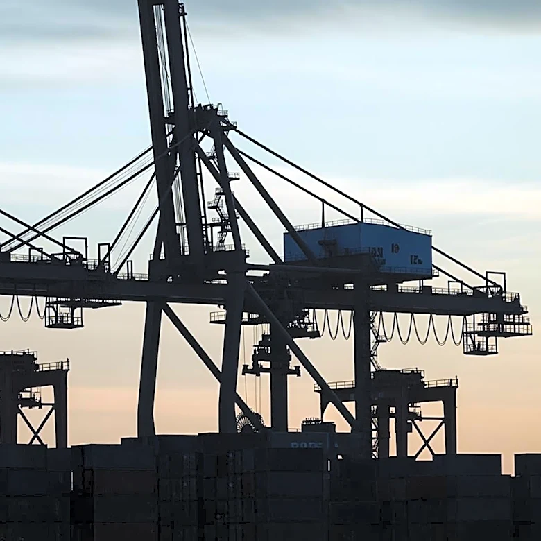 Iran Conflict Causes Supply Chain Disruptions Across Asia