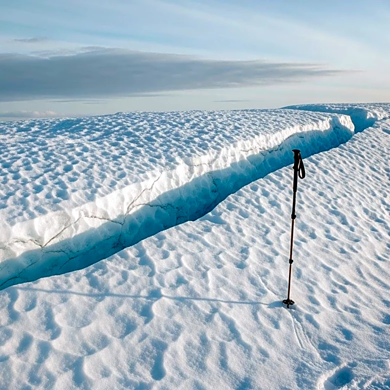 Iceland's Glacier Tourism Industry Faces Safety and Environmental Challenges Amid Rising Popularity