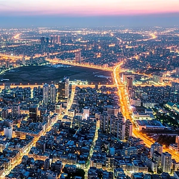 Los Angeles County Faces Population Decline Amidst Overcrowding Concerns