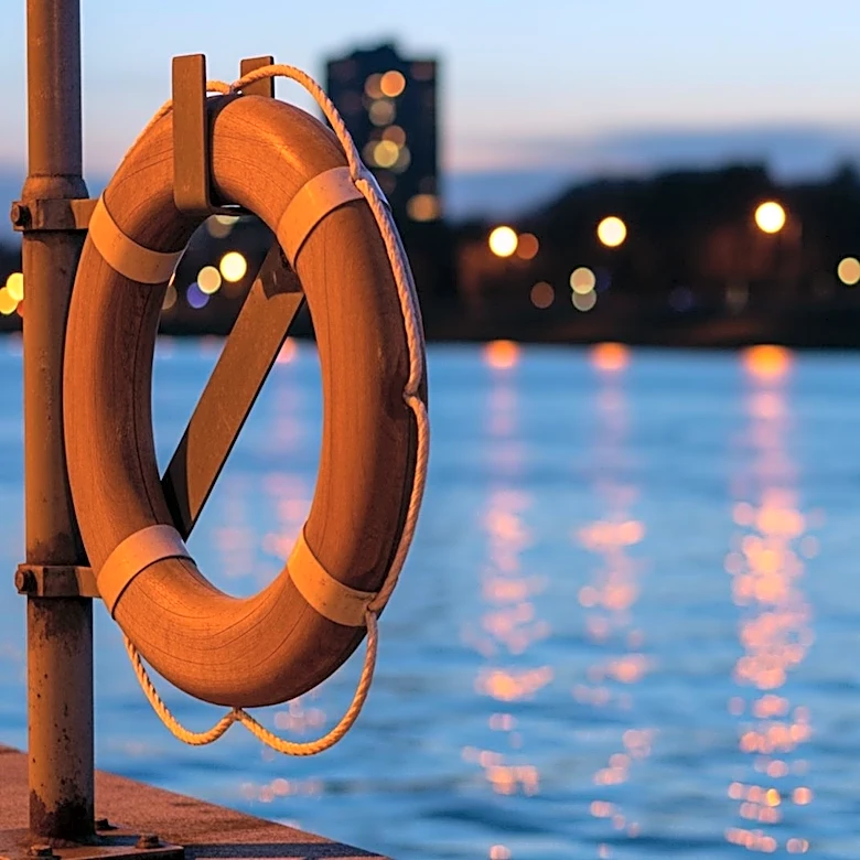 Bystander Rescues Man from Allegheny River in Pittsburgh