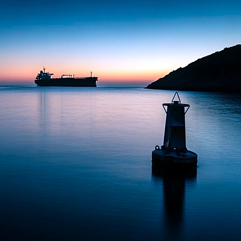 Strait of Hormuz Shipping Crisis: Oil Producers and Tanker Owners at an Impasse