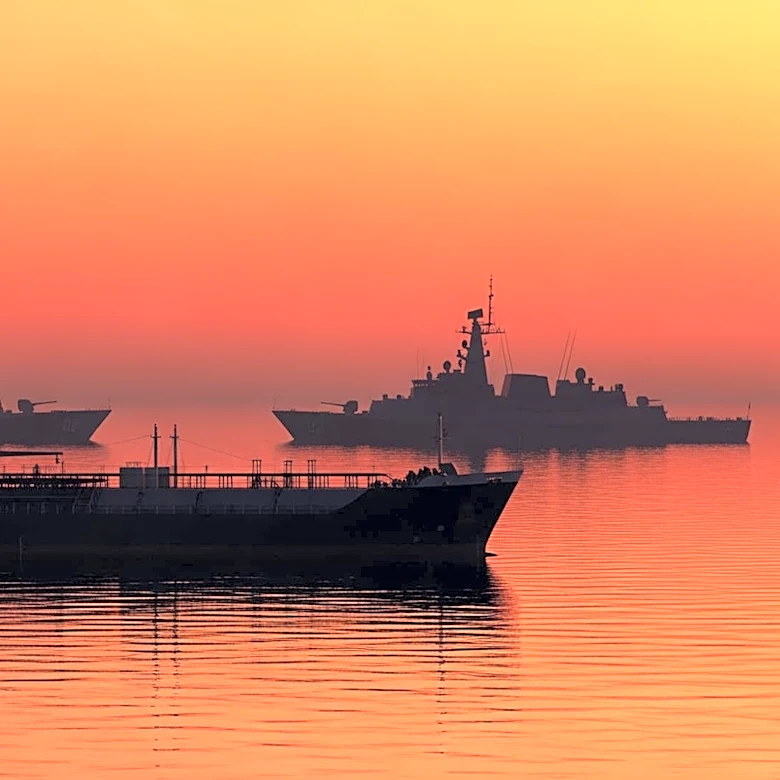 Iranian Gunboats Fire at Tankers in Strait of Hormuz Amid U.S. Blockade