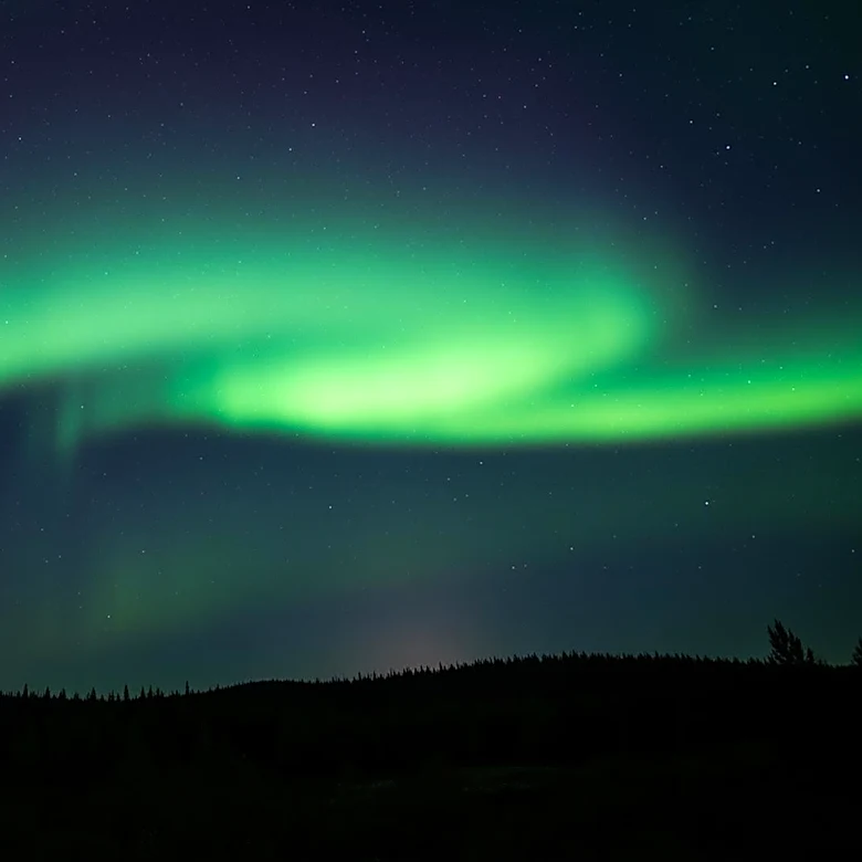 NOAA Forecasts Northern Lights Visibility Across 20 U.S. States Due to Geomagnetic Storm