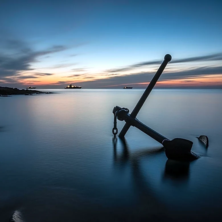 Iran Considers US Talks Amid Naval Blockade Tensions