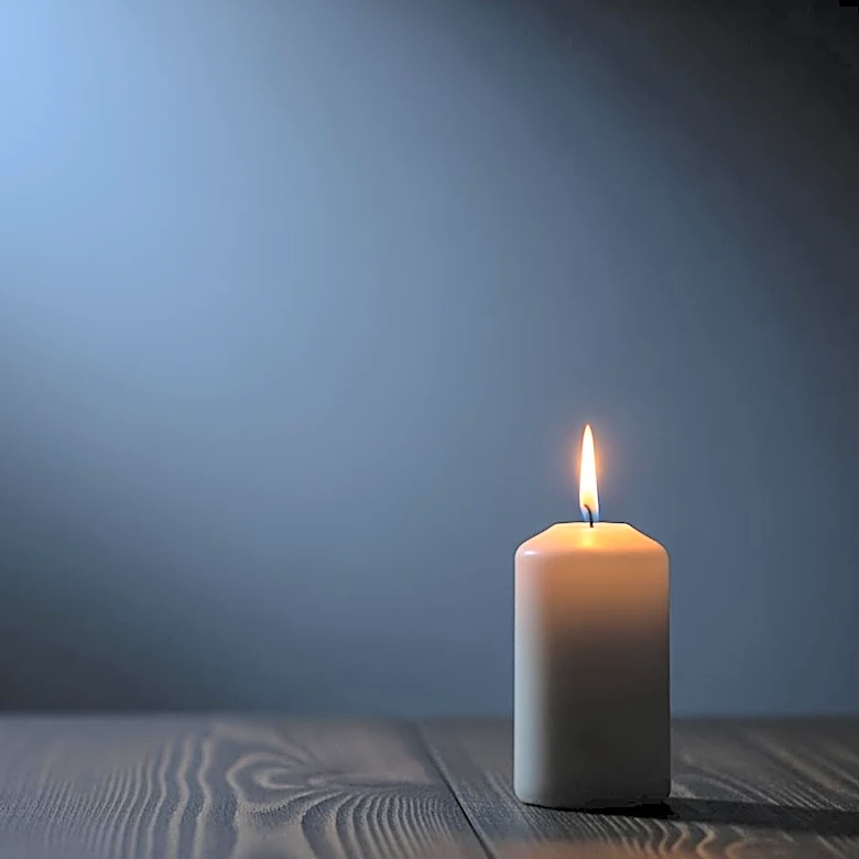 Senator Mark Warner Announces Daughter's Death After Diabetes Battle