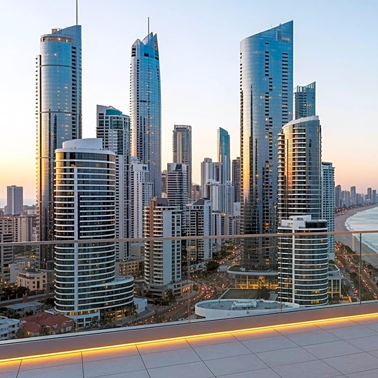 Los Angeles City Council Member Traci Park Leads Fundraising in Coastal Council Seat Race