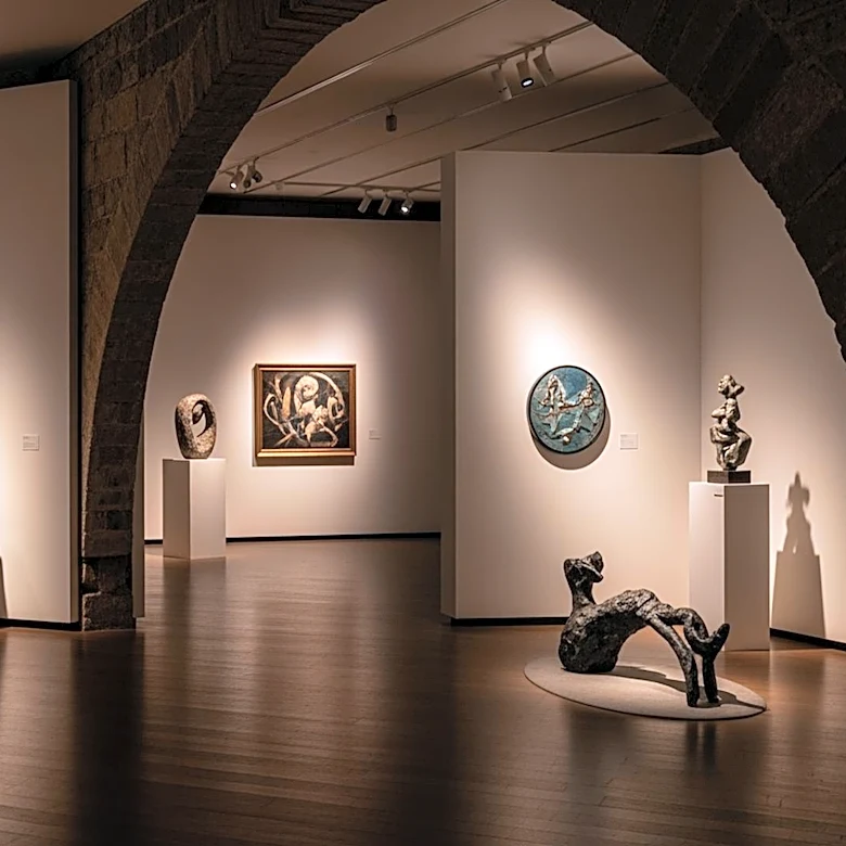 Tel Aviv Museum Adapts Art Exhibitions to Shelters Amid Wartime Conditions