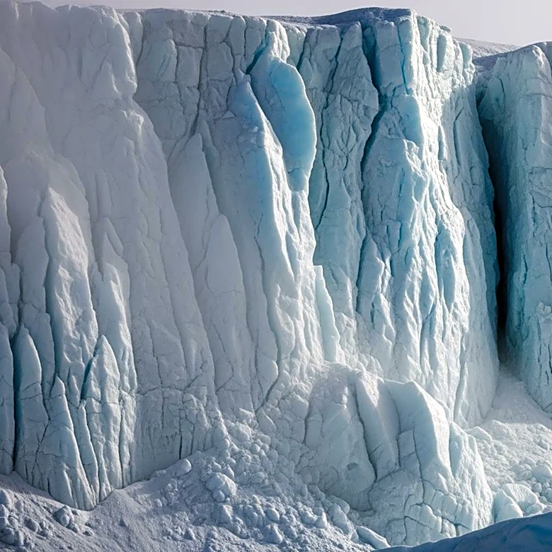 Sherpa Teams Face Challenges in Resolving Everest Icefall Route Blockage