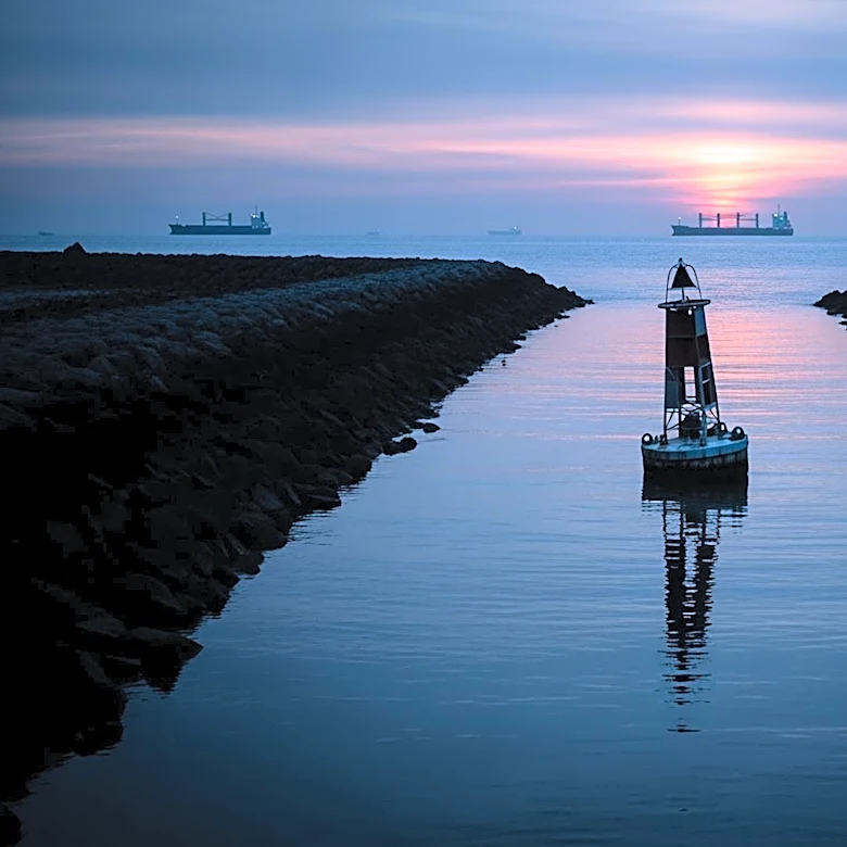 US Treasury Warns Shippers Against Paying Hormuz Tolls