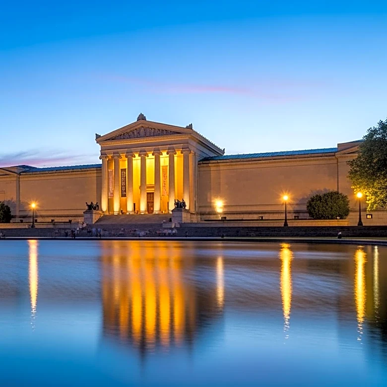 Field Museum's Lakefront Opening Attracts Thousands in Chicago
