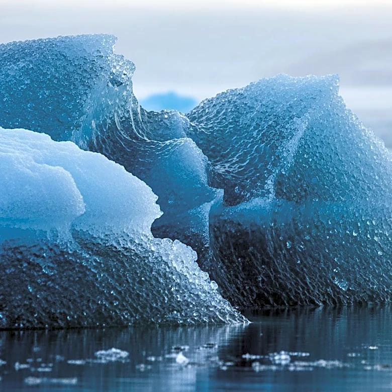 Hektoria Glacier's Rapid Retreat Highlights Climate Change Impact on Antarctic Ice