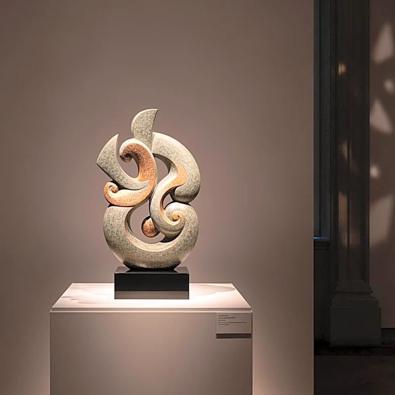 Iranian Museum Hosts Rare Exhibit of American Art Amidst Ongoing Conflict
