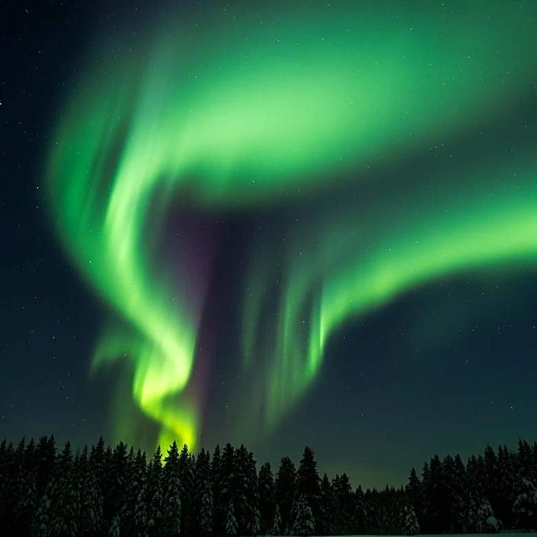 NOAA Predicts Northern Lights Display Due to Solar Storm Impacting Northern U.S.