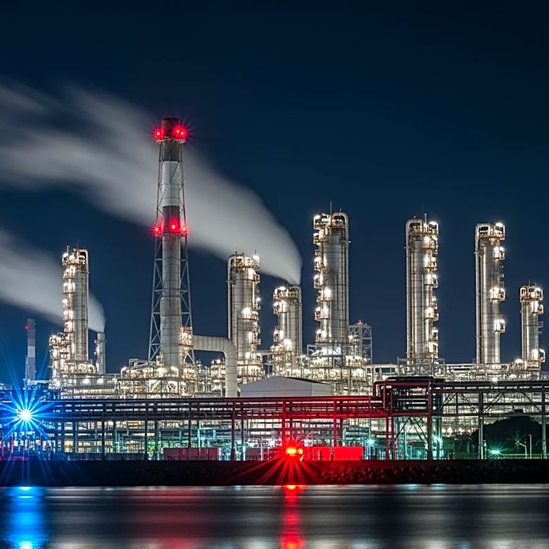 Chalmette Refinery Explosion: No Injuries Reported Amid Large Emergency Response
