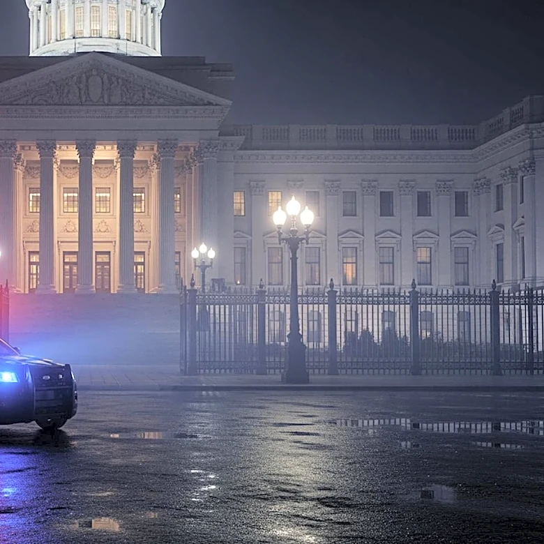 Shots Fired Near White House, Suspect Killed by Secret Service