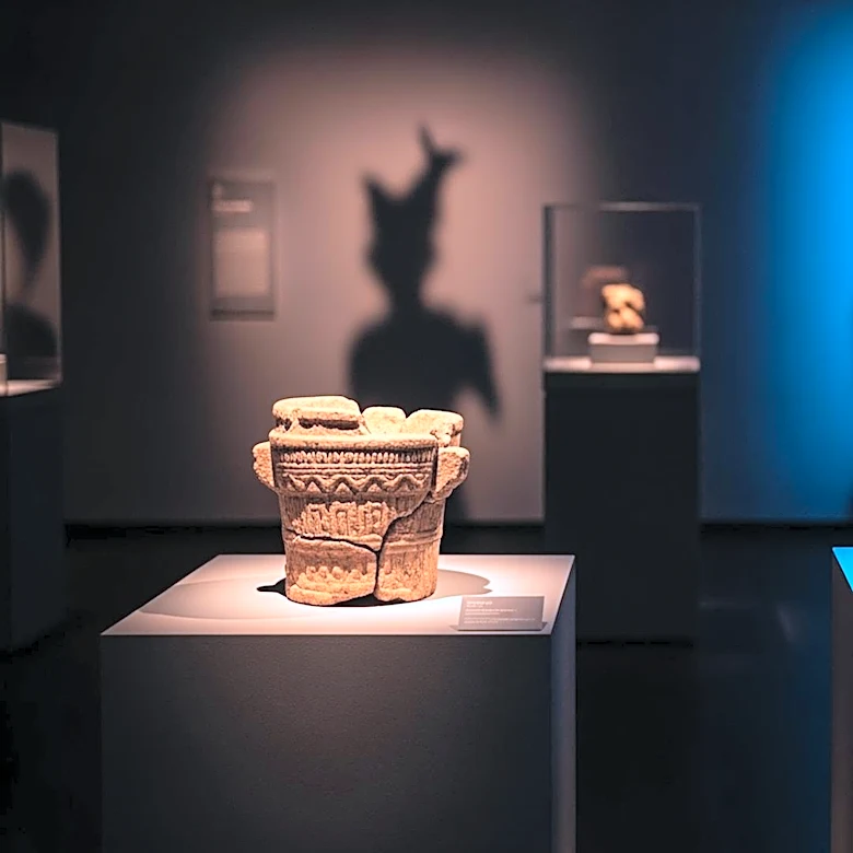 Debate Over Museum Exhibits Highlights Tensions in Historical Narratives