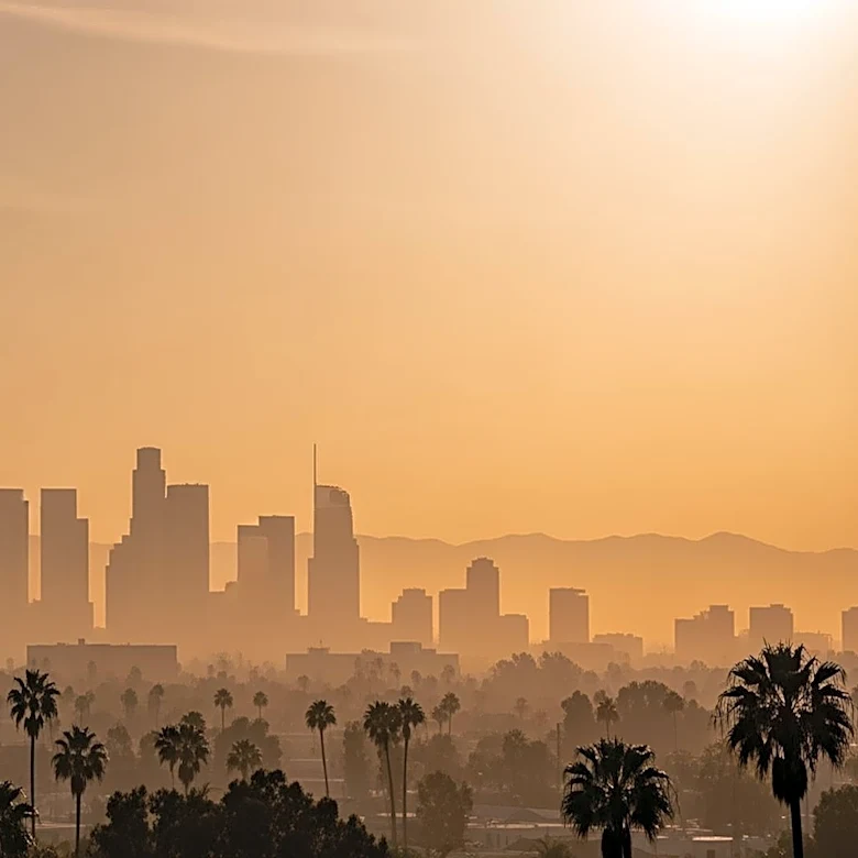 Southern California Faces Smoggiest Start to Year in Over a Decade Due to Early Heat Waves