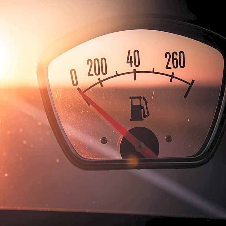 Gas Prices Decline as Crude Oil Remains Below $100, Impacting Summer Travel Plans