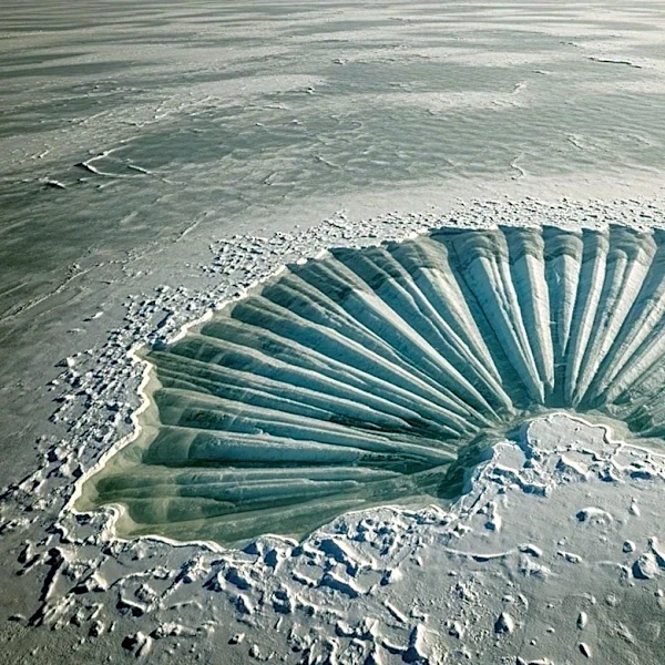 Scientists Discover Giant Fan-Shaped Structure Beneath East Antarctic Ice Sheet, Revealing Tectonic Secrets