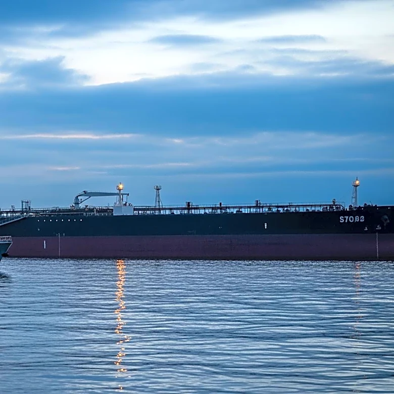 UK Military Boards Russian Oil Tanker to Enforce Sanctions in English Channel