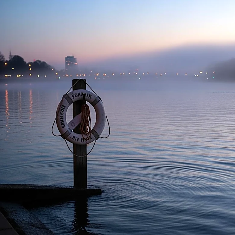 Woman Hospitalized After Swimming in River Thames Despite Safety Assurances