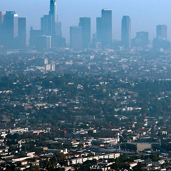Los Angeles Faces Air Quality Crisis as Warehouse Fire Continues to Pollute